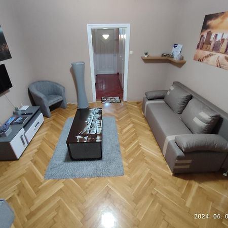 Startpont Apartman 佩奇 外观 照片