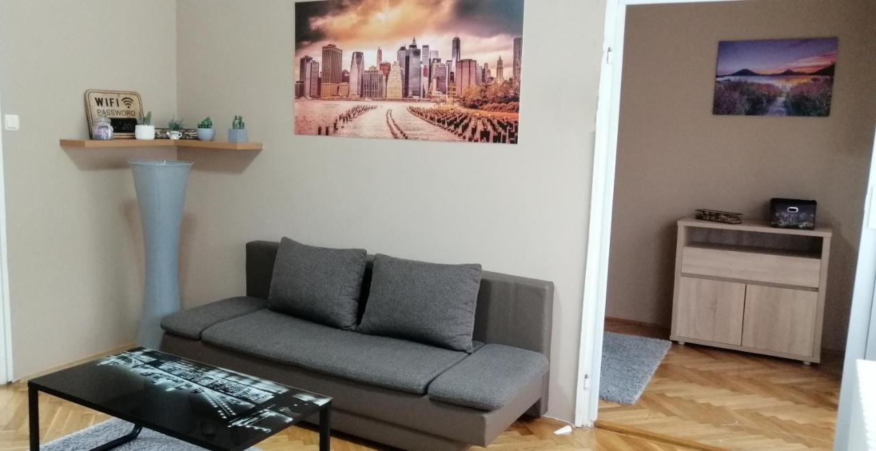Startpont Apartman 佩奇 外观 照片
