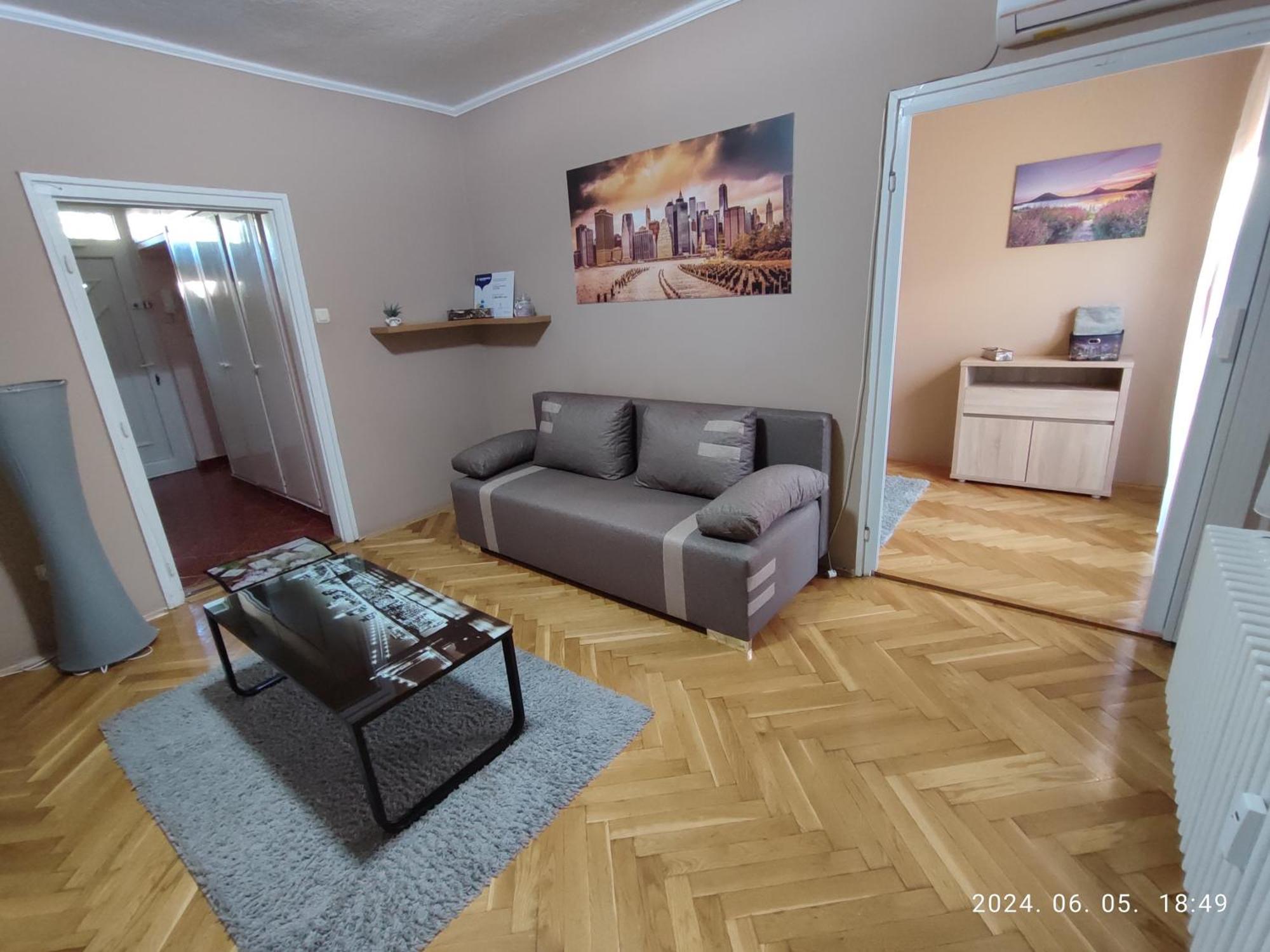 Startpont Apartman 佩奇 外观 照片